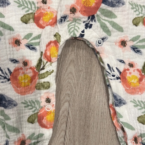 Mud Pie Floral Print Gauze Romper - Picture 4 of 5